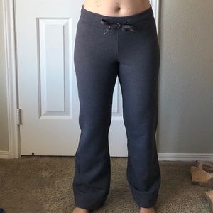 Comfy Champion sweatpants with fleece lining